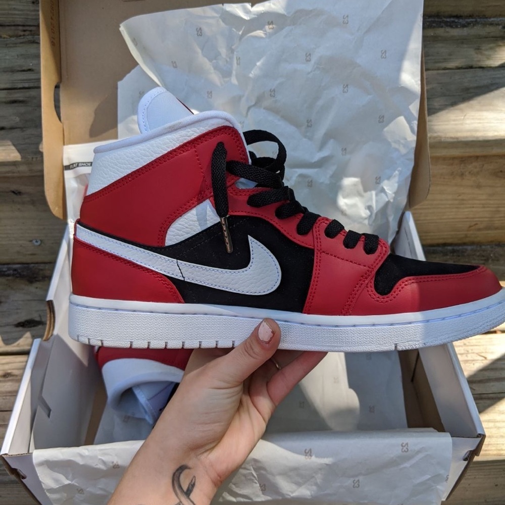 Jordan 1 Mid! Red / black / white! - Picture 3 of 6